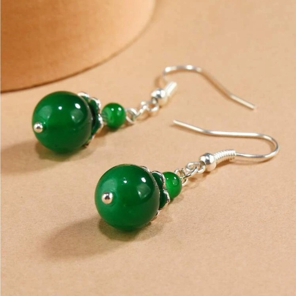 SIMPLE SILVER AND DEEP GREEN JADE COLORED DROP EARRINGS - Picture 5 of 5